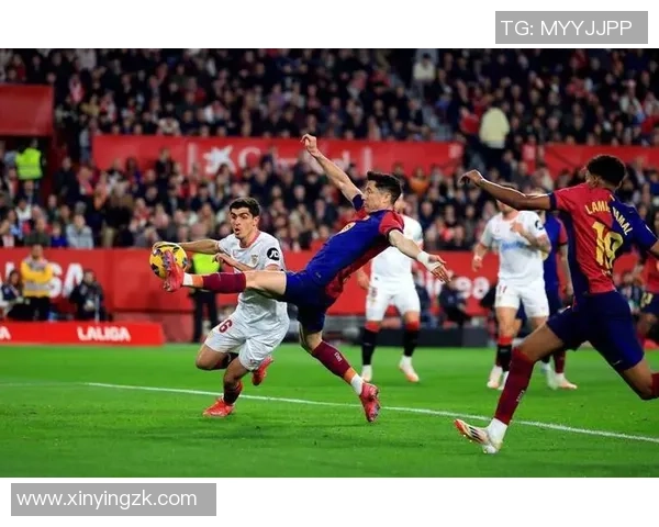 聚焦足球巨星精彩瞬间打造震撼剪辑展现球场巅峰技艺 聚焦足球巨星精彩瞬间打造震撼剪辑展现球场巅峰技艺