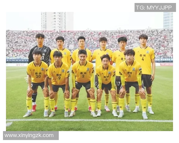 铁人足球球星拼搏瞬间展现永不言弃的力量与荣耀 铁人足球球星拼搏瞬间展现永不言弃的力量与荣耀